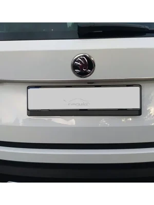 Aktuální Lišta nad zadní SPZ Škoda Superb III Sedan 2015- Alu Brush | Milotec