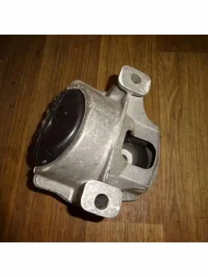 Akce držák motoru - hydrolůžko pravé AUDI A4 8K0 lift 2,0 TDi8R0199381AN